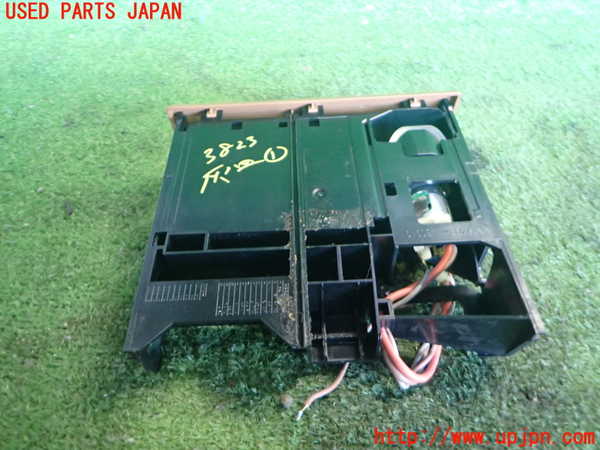 2UPJ-9238237821]ポルシェ・カイエン ターボ(9PA50A)灰皿1 中古_3