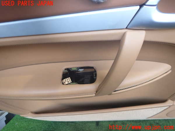 2UPJ-9238231264]ポルシェ・カイエン ターボ(9PA50A)左前ドア内張り 中古_3