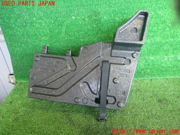 2UPJ-9238237772]ポルシェ・カイエン ターボ(9PA50A)ラゲッジトレイ2 中古_2