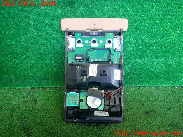 2UPJ-9238236411]ポルシェ・カイエン ターボ(9PA50A)ルームランプ1 (1列目真中) 中古_4