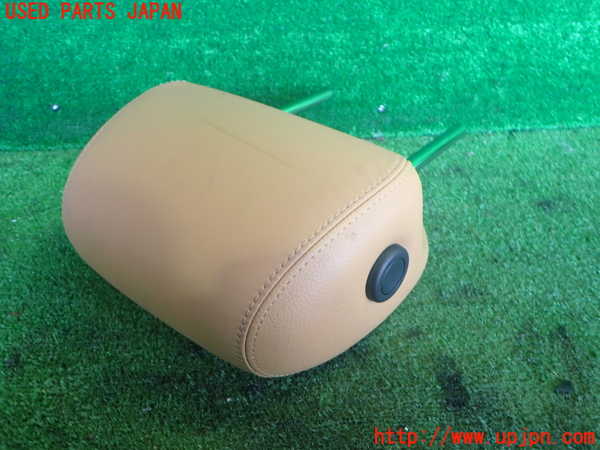 2UPJ-9238237150]ポルシェ・カイエン ターボ(9PA50A)右2列目ヘッドレスト 中古_4