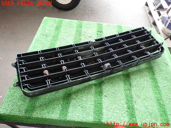 2UPJ-9238241050]ランクル60系(HJ61V)ラジエターグリル ジャンク_5