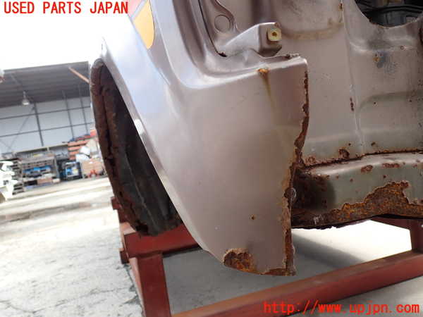 2UPJ-9238241080]ランクル60系(HJ61V)右前フェンダー ジャンク_2