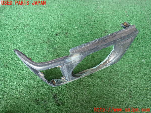 2UPJ-9238241140]ランクル60系(HJ61V)右ヘッドライトリム ジャンク_2