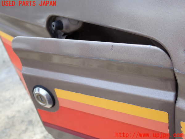 2UPJ-9238241690]ランクル60系(HJ61V)フューエルリッド 中古_2