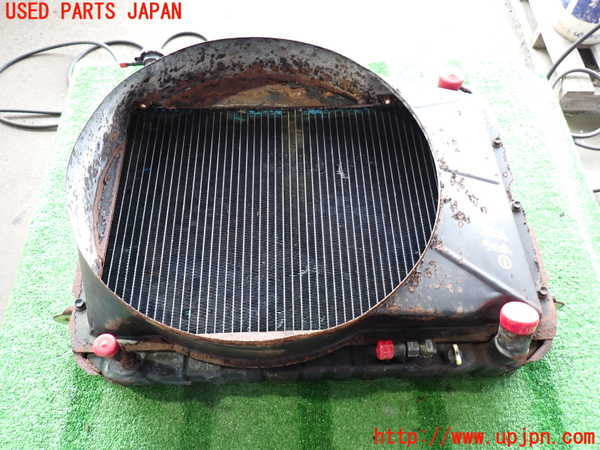 2UPJ-9238242321]ランクル60系(HJ61V)ラジエーター1 ジャンク_3