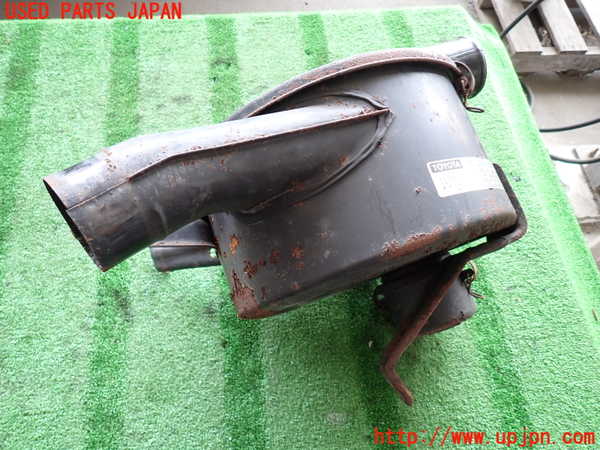 2UPJ-9238242560]ランクル60系(HJ61V)エアクリーナーボックス ジャンク_2