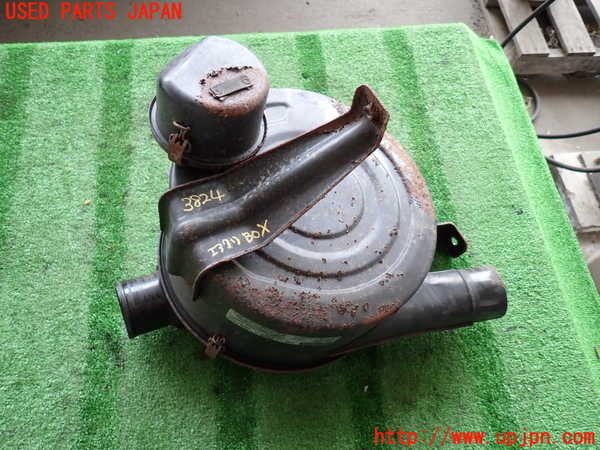 2UPJ-9238242560]ランクル60系(HJ61V)エアクリーナーボックス ジャンク_4