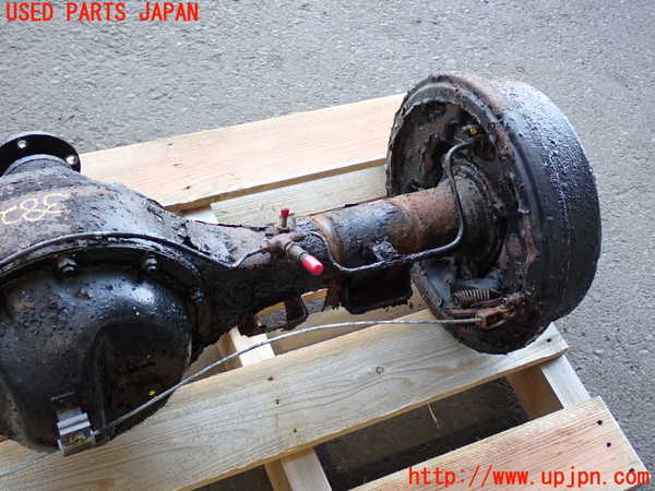 2UPJ-9238244400]ランクル60系(HJ61V)リアデフホーシング ジャンク_4