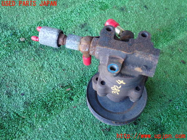 2UPJ-9238244250]ランクル60系(HJ61V)パワステポンプ 中古_2