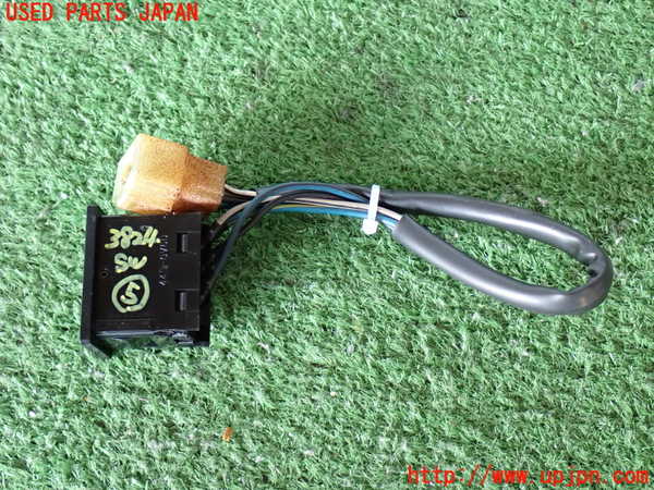 2UPJ-9238246310]ランクル60系(HJ61V)スイッチ5(デフォガー) 中古_2