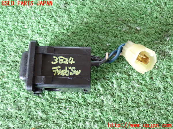 2UPJ-9238246300]ランクル60系(HJ61V)デフォッガースイッチ 中古_2