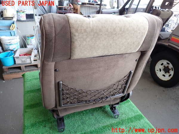 2UPJ-9238247035]ランクル60系(HJ61V)運転席シート 中古_4
