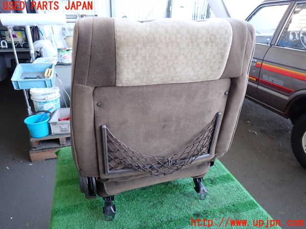 2UPJ-9238247065]ランクル60系(HJ61V)助手席シート 中古_4