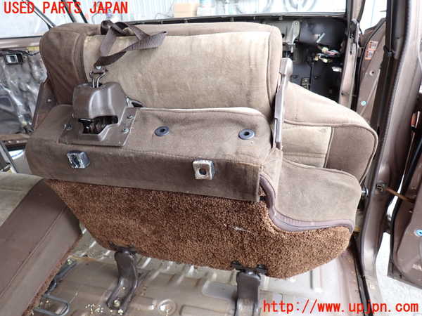 2UPJ-9238247145]ランクル60系(HJ61V)右2列目シート ジャンク_5
