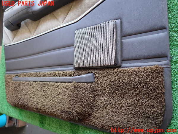2UPJ-9238241264]ランクル60系(HJ61V)左前ドア内張り 中古_2