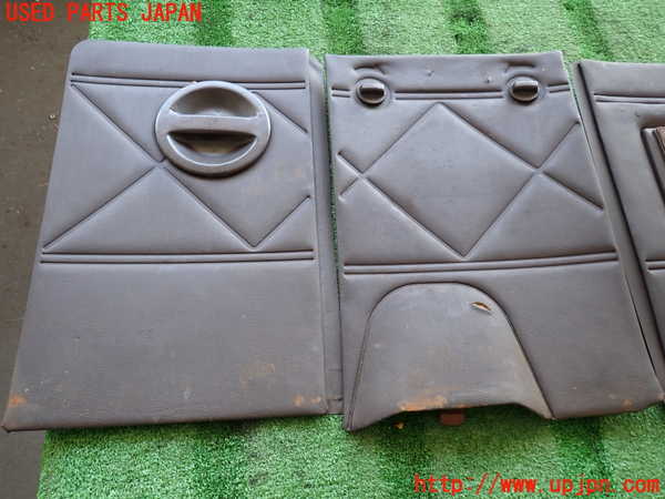 2UPJ-9238247680]ランクル60系(HJ61V)左リアピラートリム 中古_2