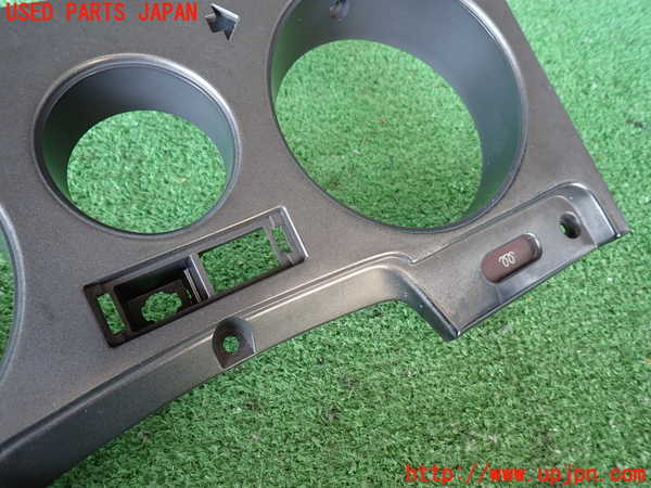 2UPJ-9238247510]ランクル60系(HJ61V)メーターフード 中古_2