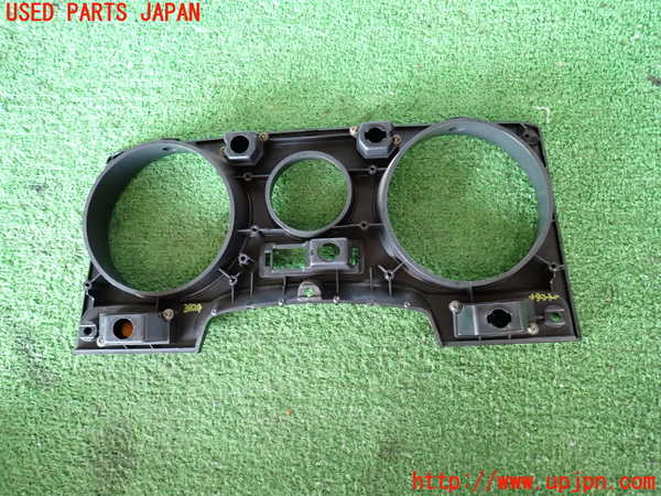 2UPJ-9238247510]ランクル60系(HJ61V)メーターフード 中古_4