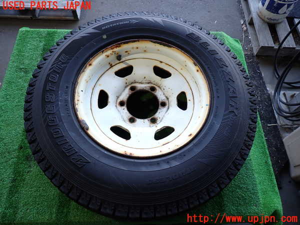 2UPJ-9238249026]ランクル60系(HJ61V)タイヤ　ホイール　1本① 215/80R15 中古_2