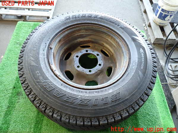 2UPJ-9238249026]ランクル60系(HJ61V)タイヤ　ホイール　1本① 215/80R15 中古_5