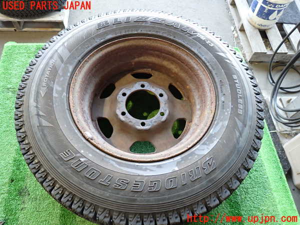 2UPJ-9238249027]ランクル60系(HJ61V)タイヤ　ホイール　1本② 215/80R15 中古_4