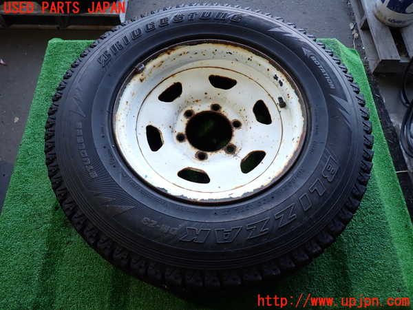 2UPJ-9238249028]ランクル60系(HJ61V)タイヤ　ホイール　1本③ 215/80R15 中古_2