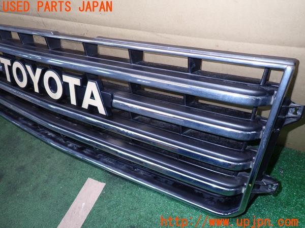 3UPJ=9238250047]ランドクルーザー80(FZJ80G)後期 社外 TY-07028 フロントグリル ラジエーターグリル 60フェイス 丸目 中古_3