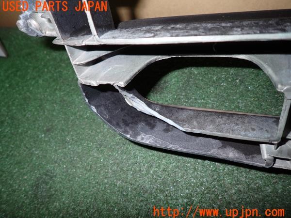 3UPJ=9238250047]ランドクルーザー80(FZJ80G)後期 社外 TY-07028 フロントグリル ラジエーターグリル 60フェイス 丸目 中古_4