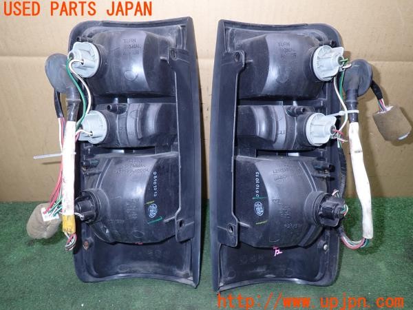 3UPJ=9238250547]ランドクルーザー80(FZJ80G)後期 TYC 11-A496 テールランプ 中古_2