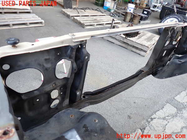 2UPJ-9238251041]ランクル80系(FZJ80G)コアサポート 中古_3