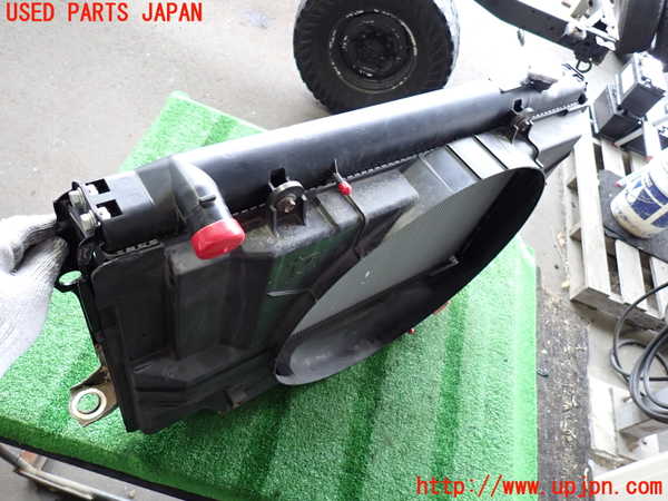 2UPJ-9238252321]ランクル80系(FZJ80G)ラジエーター1 中古_2