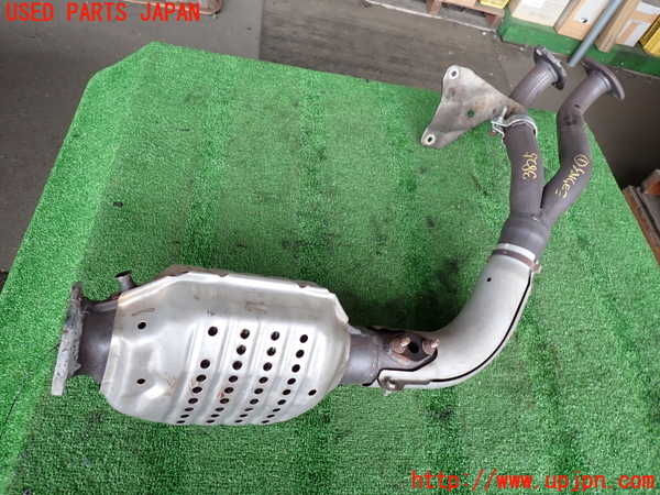 2UPJ-9238252661]ランクル80系(FZJ80G)触媒1 中古_2