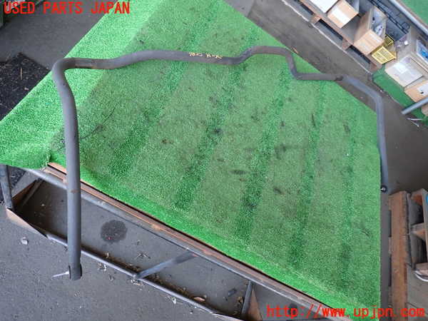 2UPJ-9238255445]ランクル80系(FZJ80G)リアスタビライザー 中古_2