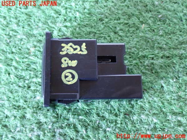 2UPJ-9238256307]ランクル80系(FZJ80G)スイッチ2(リアクーラー) 中古_2