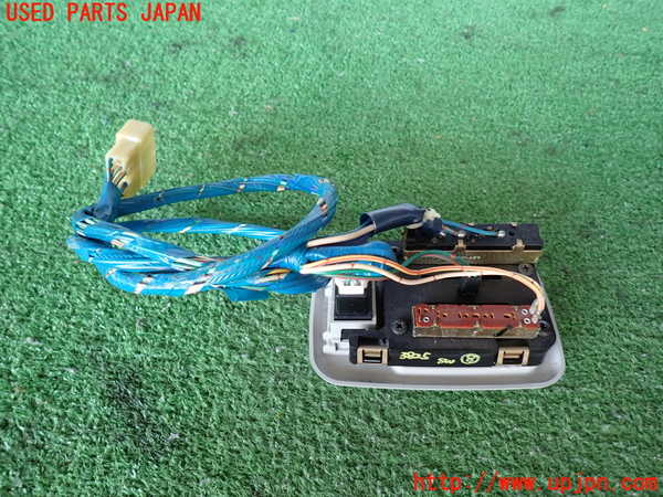 2UPJ-9238256313]ランクル80系(FZJ80G)スイッチ8(リアエアコン) 中古_2