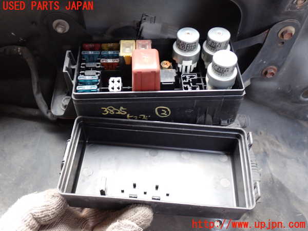 2UPJ-9238256742]ランクル80系(FZJ80G)ヒューズボックス2(EGルーム内助手席側) 中古_2