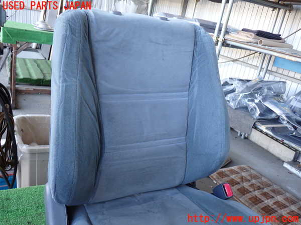 2UPJ-9238257035]ランクル80系(FZJ80G)運転席シート 中古_3