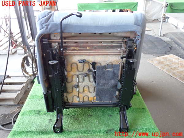 2UPJ-9238257035]ランクル80系(FZJ80G)運転席シート 中古_5