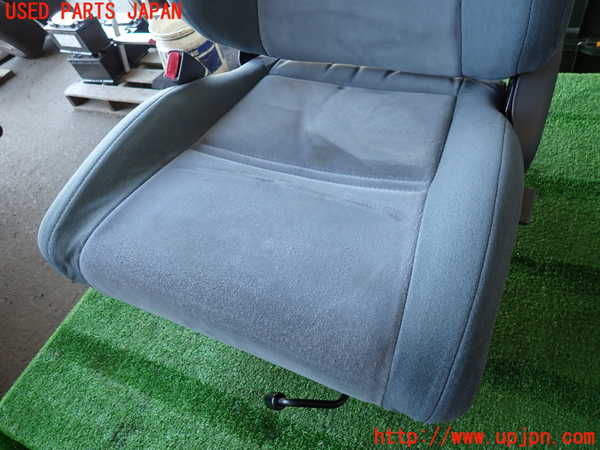 2UPJ-9238257065]ランクル80系(FZJ80G)助手席シート 中古_2