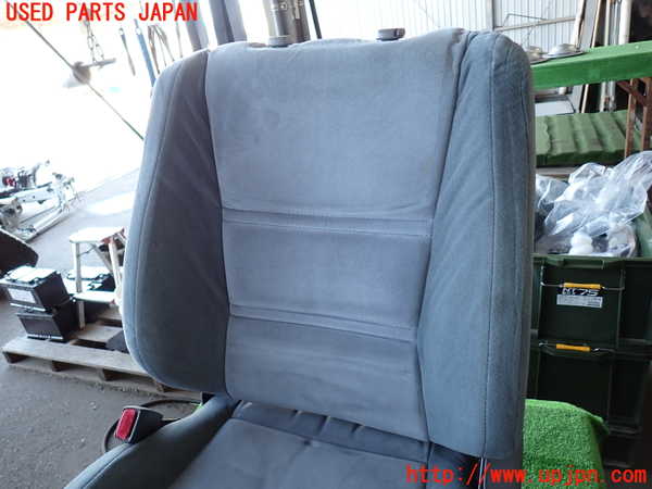 2UPJ-9238257065]ランクル80系(FZJ80G)助手席シート 中古_3