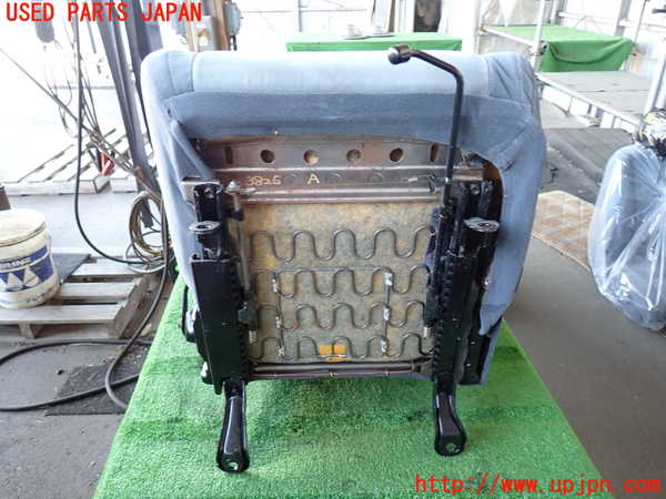 2UPJ-9238257065]ランクル80系(FZJ80G)助手席シート 中古_5
