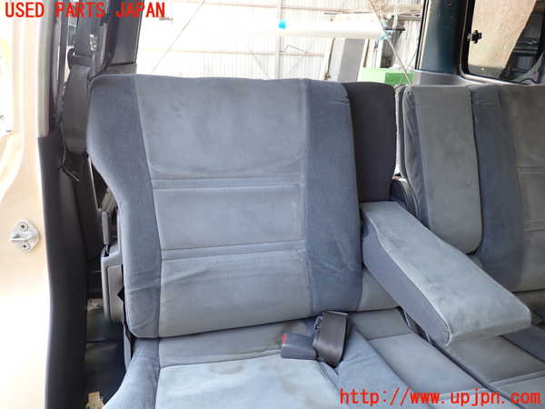 2UPJ-9238257145]ランクル80系(FZJ80G)右2列目シート 中古_3