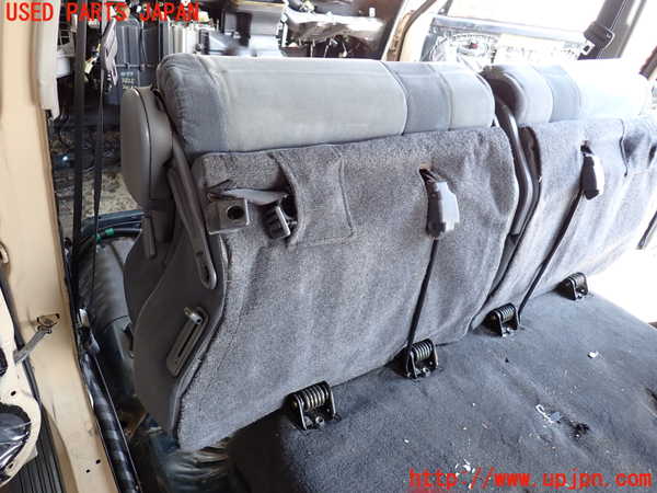 2UPJ-9238257175]ランクル80系(FZJ80G)左2列目シート 中古_5