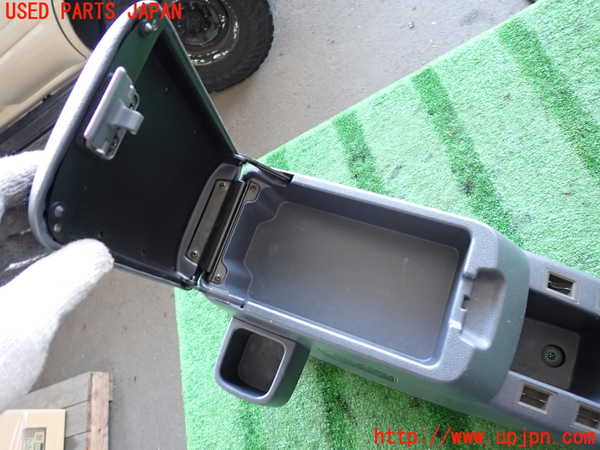2UPJ-9238257540]ランクル80系(FZJ80G)センターコンソール 中古_3