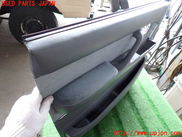 2UPJ-9238251264]ランクル80系(FZJ80G)左前ドア内張り 中古_3