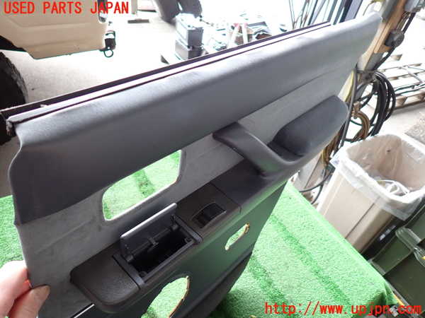 2UPJ-9238251294]ランクル80系(FZJ80G)右後ドア内張り 中古_3
