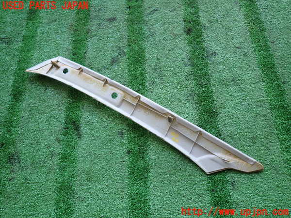 2UPJ-9238257655]ランクル80系(FZJ80G)右フロントピラートリム 中古_4