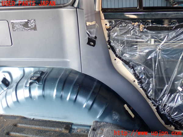 2UPJ-9238257680]ランクル80系(FZJ80G)左リアピラートリム 中古_2