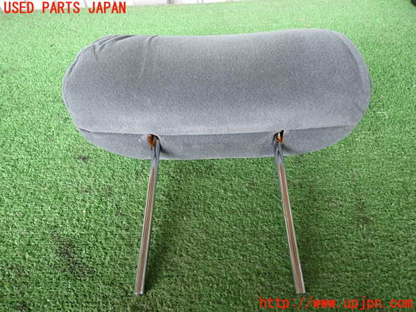 2UPJ-9238257040]ランクル80系(FZJ80G)運転席ヘッドレスト 中古_2
